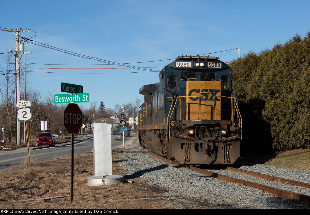 CSXT 9280 Leads L072 West at French Island